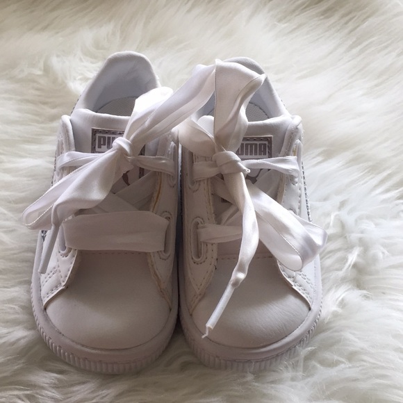 Little Girls Puma Sneakers - Picture 3 of 7